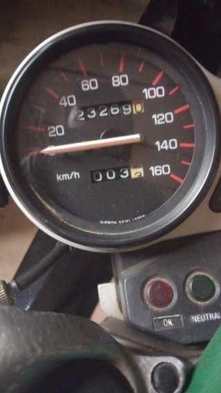 Yamaha TZR Moto Deportiva Negra y Roja