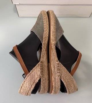 Sandalias de esparto en color plata