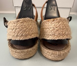 Sandalias de esparto en color plata