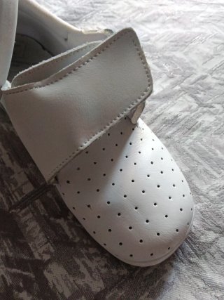Zapatos de trabajo blancos de piel