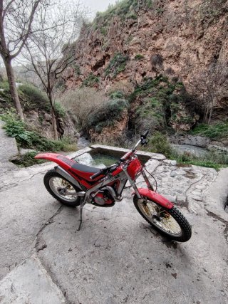 Gas Gas jtr Trial Moto Roja y negra