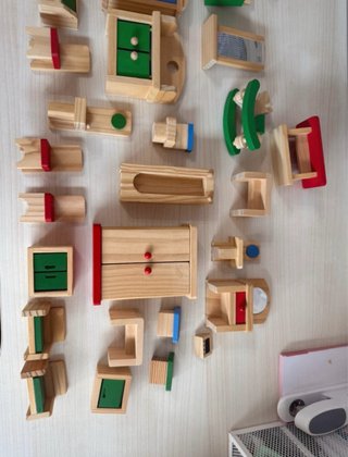 Casita de muñecas de madera