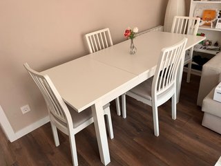 Mesa extensible IKEA LANEBERG (sillas disponibles)