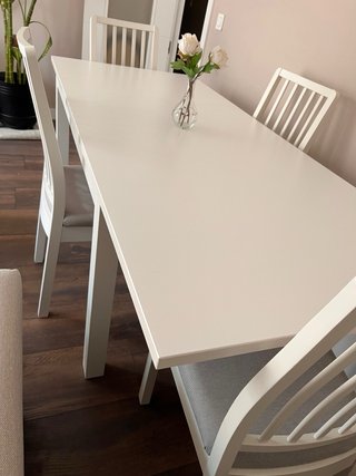 Mesa extensible IKEA LANEBERG (sillas disponibles)