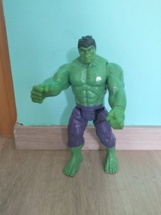 Muñeco figura hulk