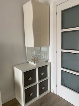 Mueble 4 compartimentos + vitrina cristal