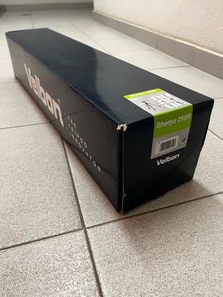 Trípode Velbon Sherpa 250R con funda original.