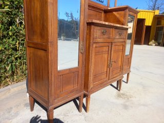 Bufete con vitrina y espejo de madera