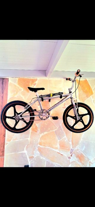 Bicicleta BMX Monty Cromada