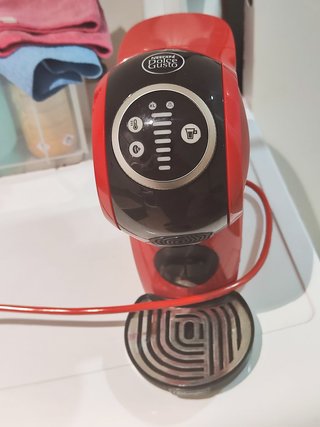 Cafetera Dolce Gusto Roja