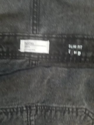 Peto corto vaquero Bershka negro T. M/L. 40/42
