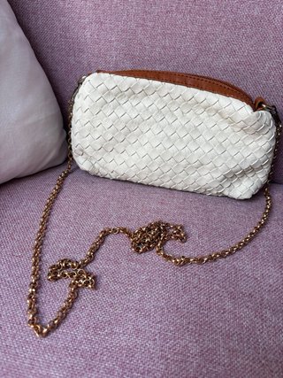 Bolso bandolera tejido con cadena