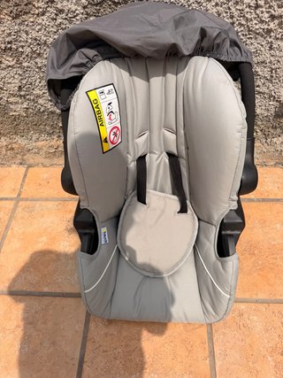 Silla de coche para bebé gris