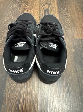Zapatillas Nike Negras y Blancas