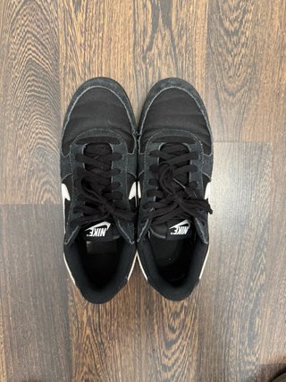 Zapatillas Nike Negras y Blancas