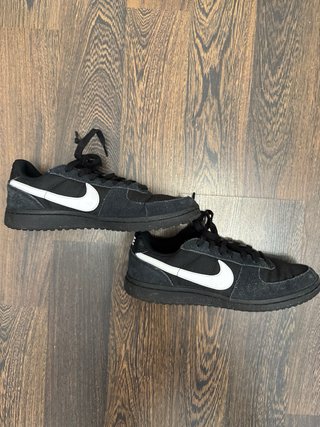 Zapatillas Nike Negras y Blancas