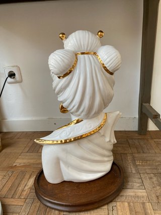 Escultura Busto Mujer Blanca y Dorada