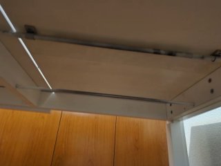 Mesa de salón blanca de madera