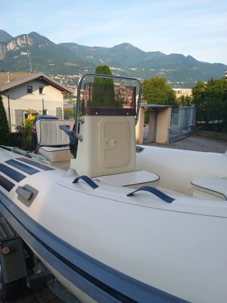 Gommone Nuova Jolly con motore Suzuki