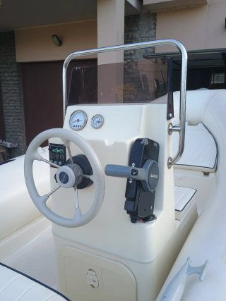Gommone Nuova Jolly con motore Suzuki