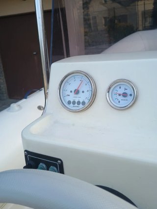 Gommone Nuova Jolly con motore Suzuki