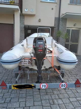 Gommone Nuova Jolly con motore Suzuki
