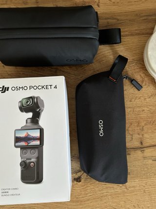 DJI Osmo Pocket 4 Creator Combo