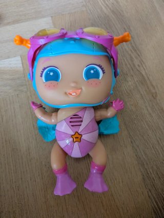 Bellie Lily Splash Muñeca