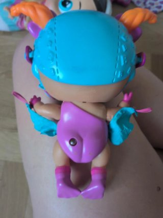 Bellie Lily Splash Muñeca
