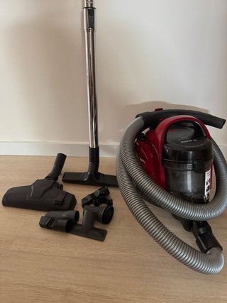 Aspirador Bosch Serie 2 Parquet Rojo + accesorios