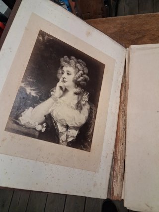 Libro antiguo beautifull women
