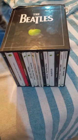 Caja de CDs The Beatles