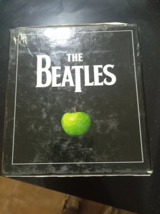 Caja de CDs The Beatles