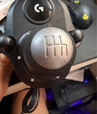 Volante Logitech G29 con pedales y shifter