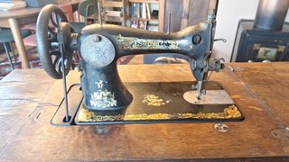 Máquina de Coser Singer Hierro Fundido y Madera