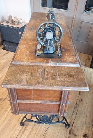Máquina de Coser Singer Hierro Fundido y Madera