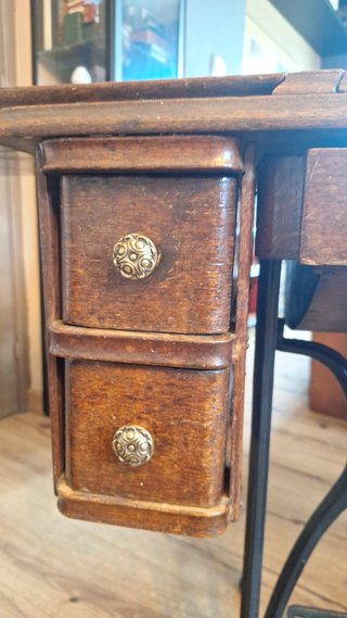 Máquina de Coser Singer Hierro Fundido y Madera