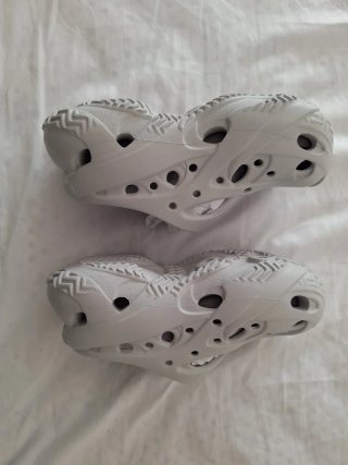 Crocs Caged Clog Grises