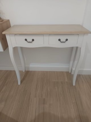 Consola de madera blanca y roble