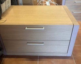 Cajonera de madera y plástico