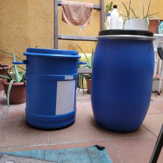 Bidón azul
