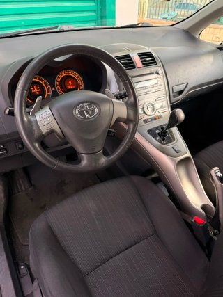 TOYOTA AURIS 140.000 KM AUTOMÁTICO
