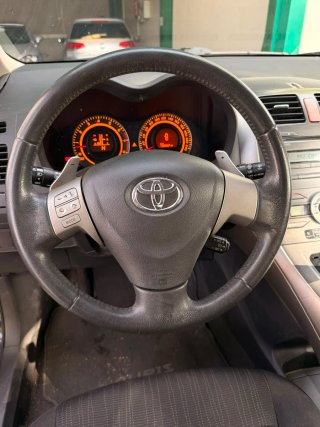 TOYOTA AURIS 140.000 KM AUTOMÁTICO