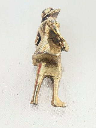 “Figura antigua niño con sombrero, bronce”