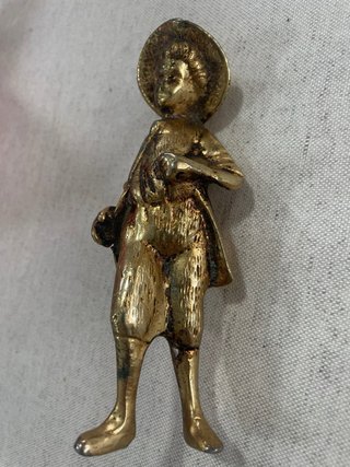 “Figura antigua niño con sombrero, bronce”