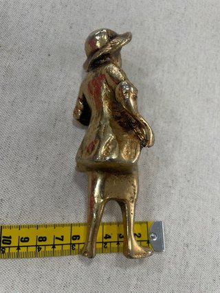 “Figura antigua niño con sombrero, bronce”