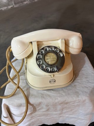 Telefono a disco vintage color crema bachelite