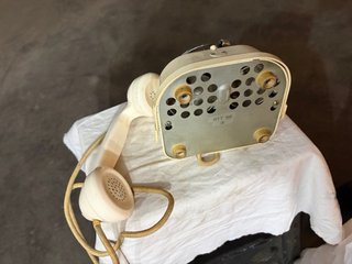 Telefono a disco vintage color crema bachelite