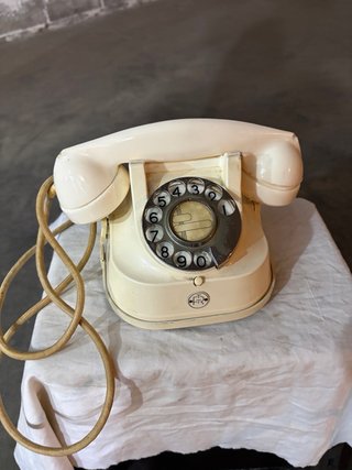 Telefono a disco vintage color crema bachelite