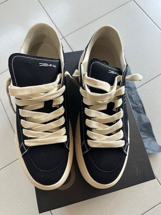 Scarpe uomo nere e bianche, numero 45